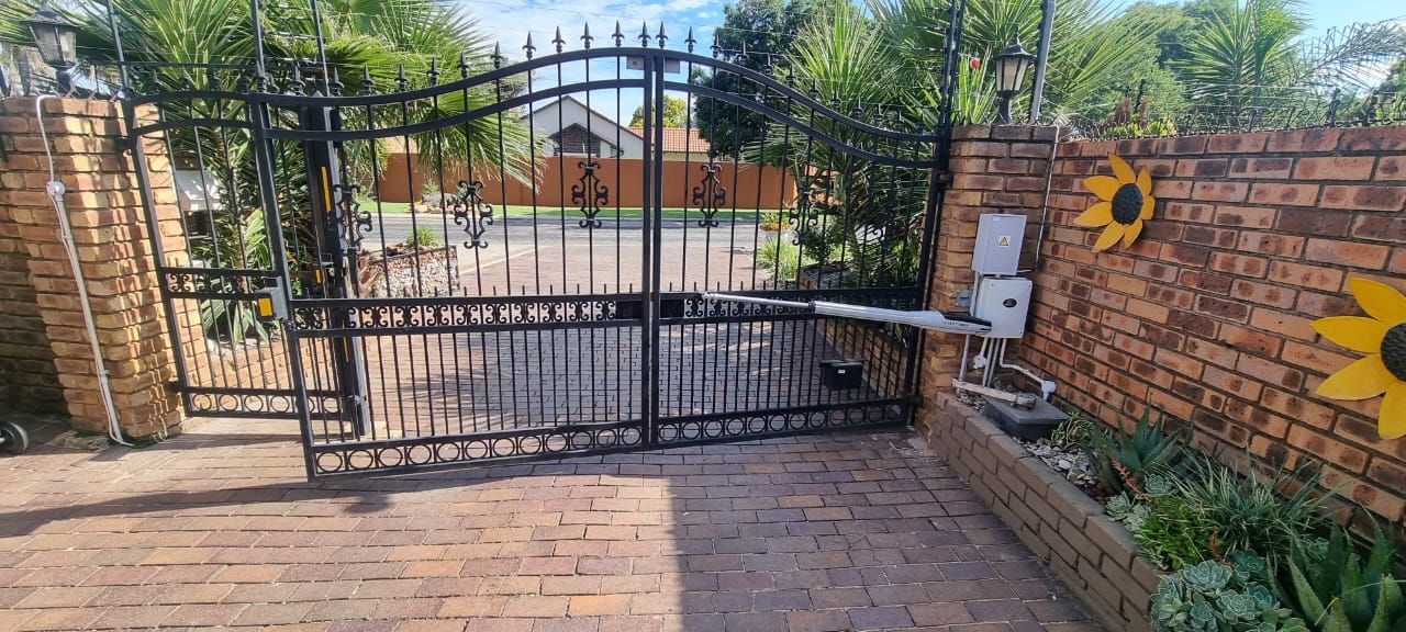 Gate motor installation